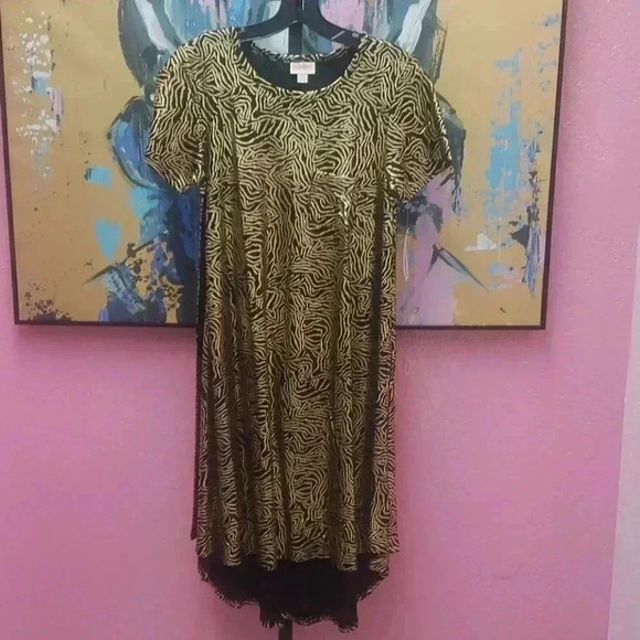 Lularoe Black and Gold Elegant Carly - Picture 1 of 6